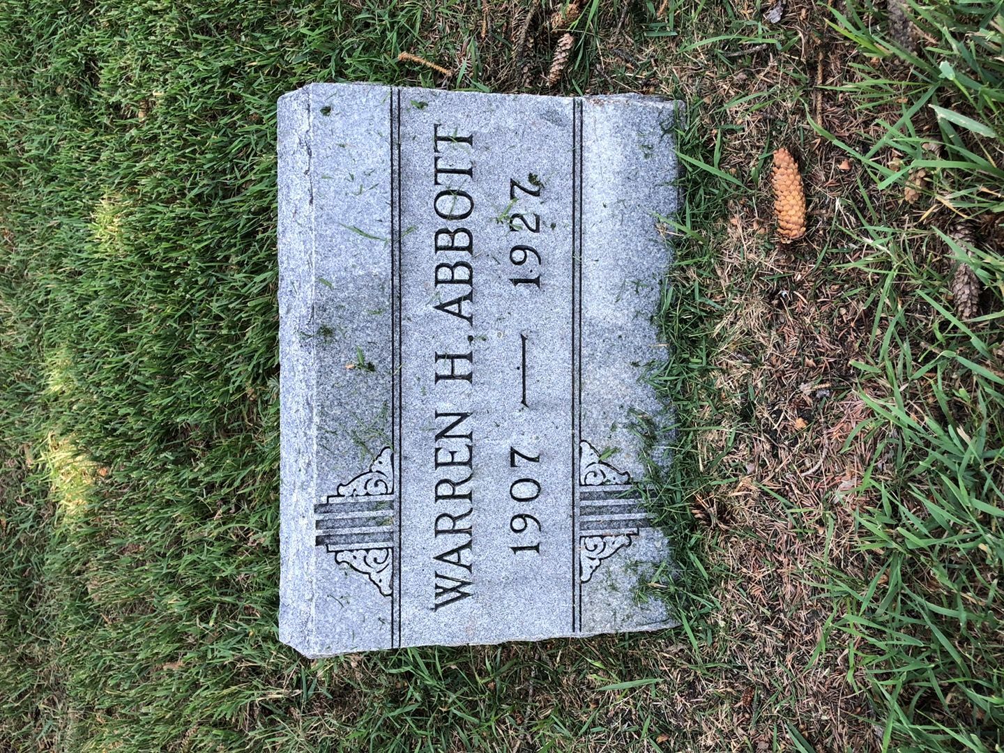Warren H. Abbott's grave. Photo 1