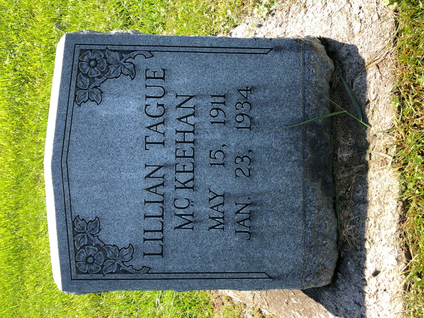 Lillian E. Tague McKeehan's grave. Photo 1